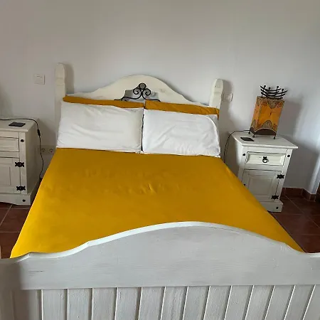 Bed and breakfast Viva España Comares
